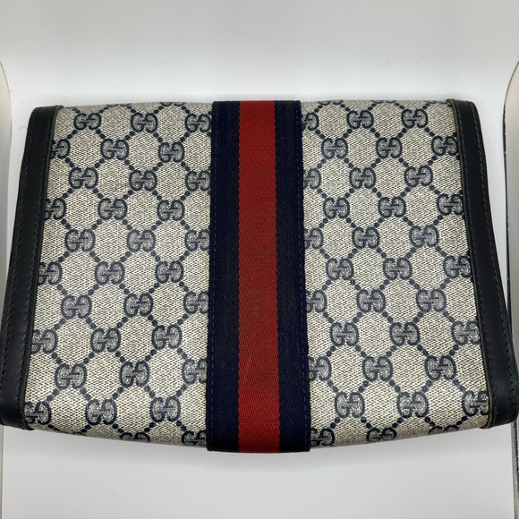 Vintage Gucci Clutch - Picture 5 of 13